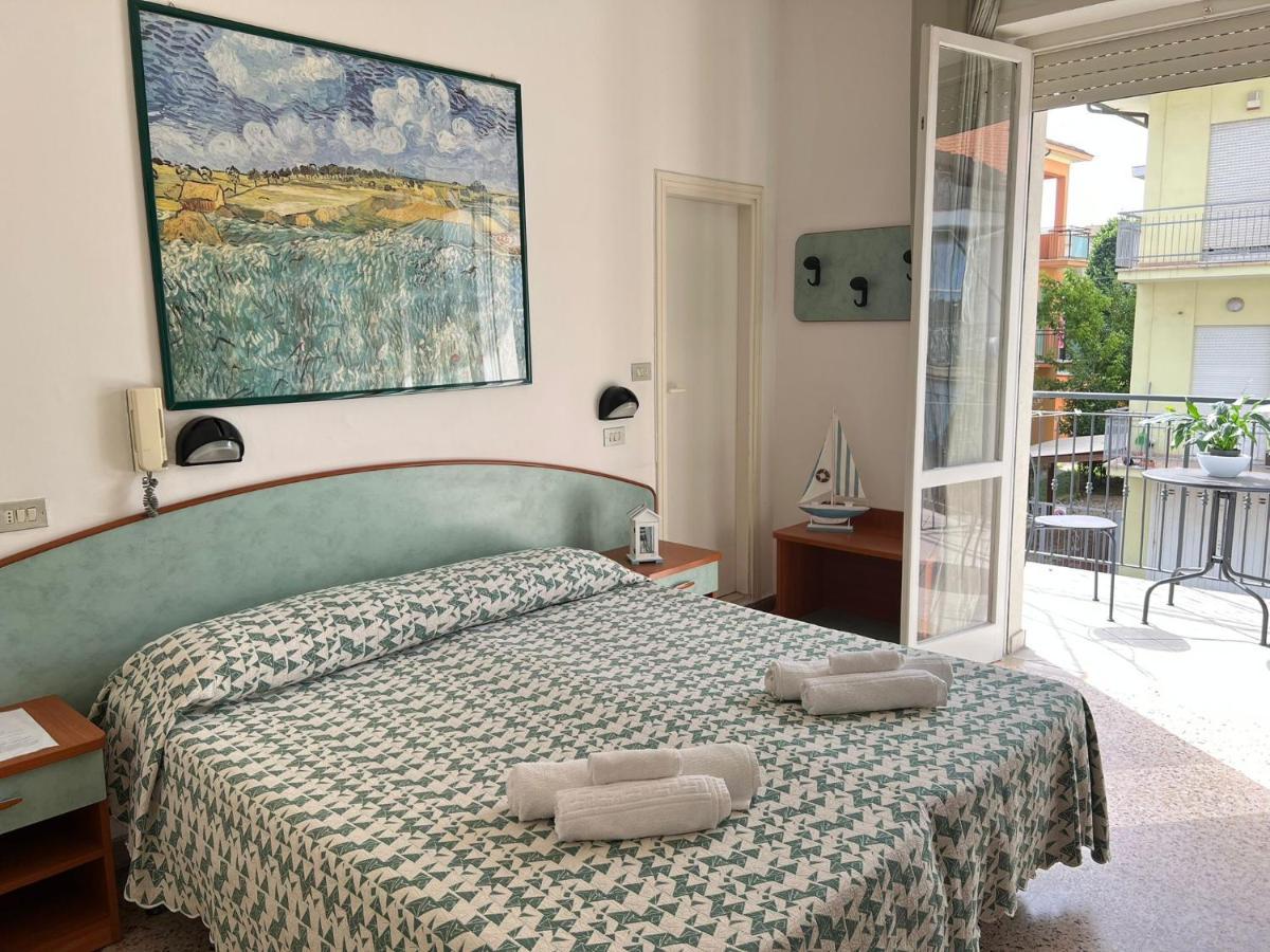Hotel Blue Sky Rimini Extérieur photo